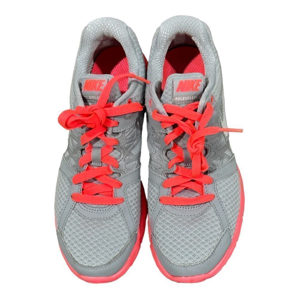 Nike Air Relentless 2 Women’s Shoes in the Size 9